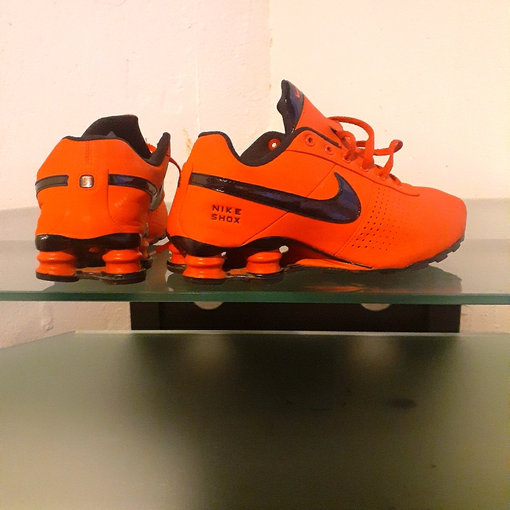 Men's Nike shock gym shoes